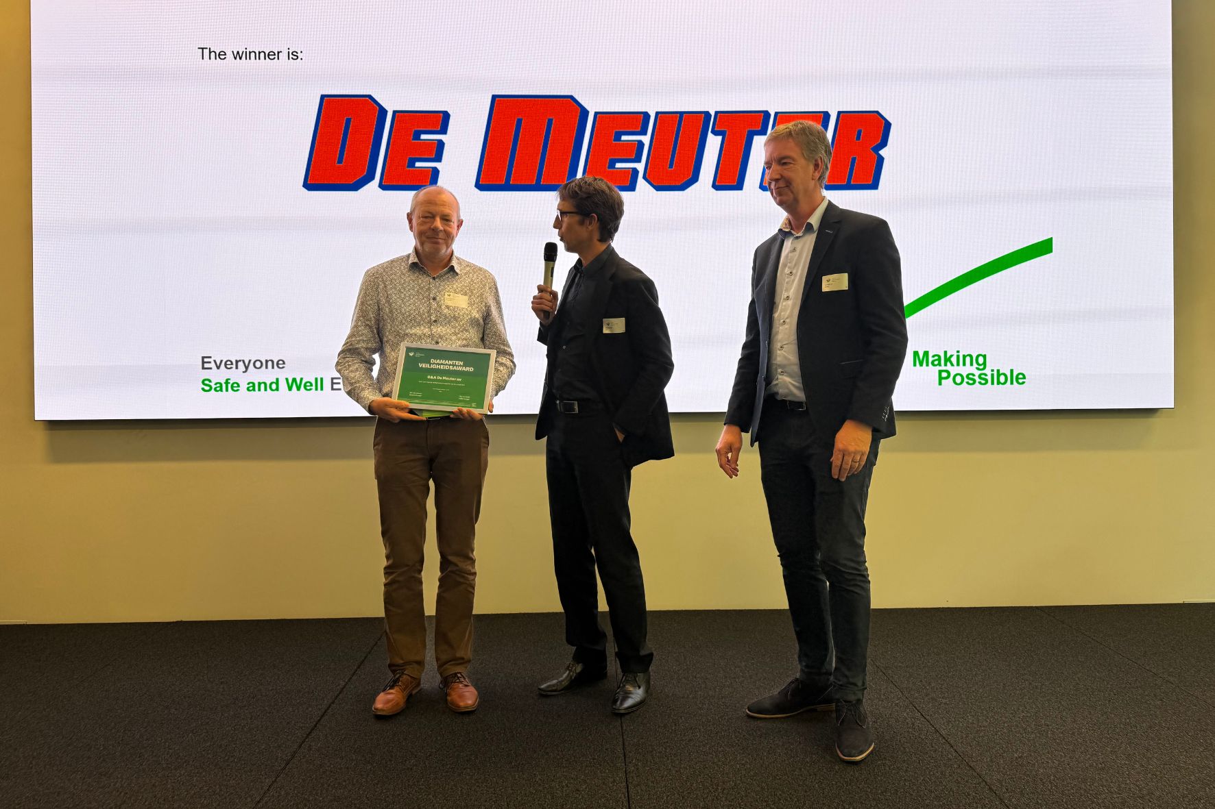 V61762528246724 V61762528246724